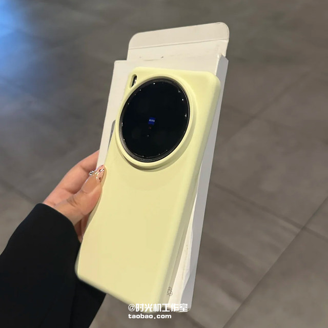 Autumn and winter INS Maillard Red X9 liquid silicone suitable for OPPOFindx8s+ mobile phone case Reno14 anti-yellow