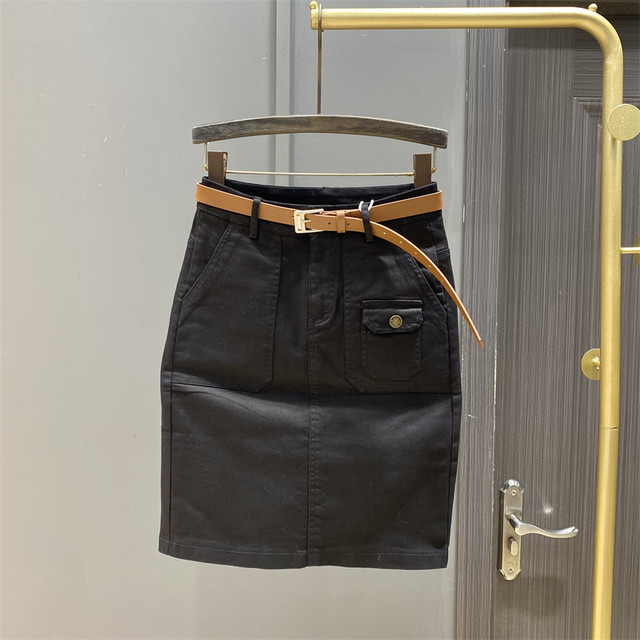 2025 spring and summer fashionable big red denim skirt women's high waist elastic mid skirt makes them look thin and one-step hip-wrapped skirt