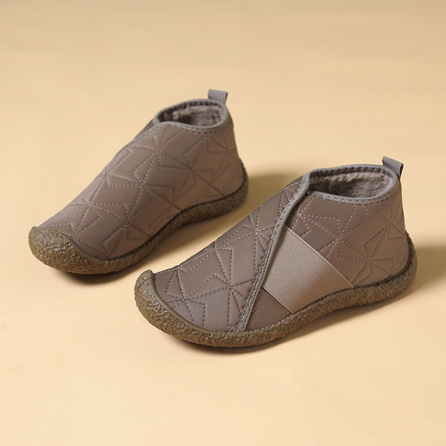 2024 Winter new snow boots old Beijing cotton shoes female plus velvet thickened non -slip and kicking casual warm cotton boots
