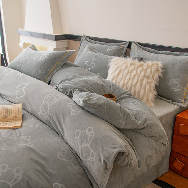 A3 Ji Hilton Autumn and Winter Category A 9D Ultrasonic Embossed Icelandic Velvet Warm and Quick-Heat Four-piece Set Quilt Cover Sheet Sheet