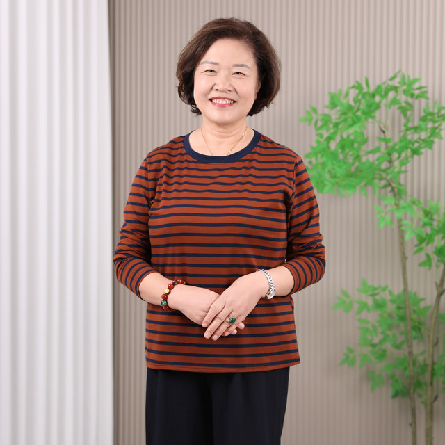 Grandma autumn long-sleeved T-shirt lycra cotton top women's large size middle-aged and elderly striped autumn clothes mother base shirt 60