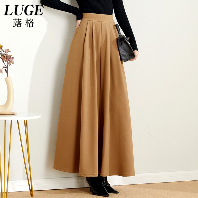 Hepburn style umbrella skirt for women 2025 spring new small half-length skirt for women spring and autumn drooping black big hem skirt