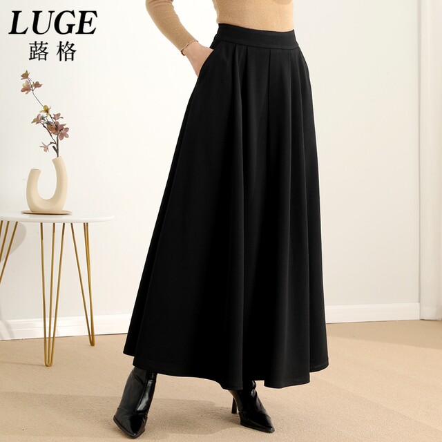 Hepburn style umbrella skirt for women 2025 spring new small half-length skirt for women spring and autumn drooping black big hem skirt