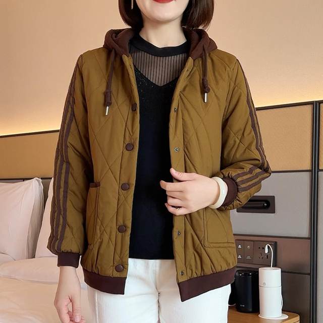 Middle-aged mothers wear thickened hooded large-size cotton jacket for winter middle-aged and elderly people to reduce age and make them look slim and short jacket
