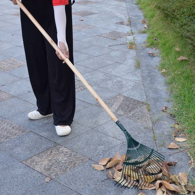 Household grass rake, leaf rake, gardening wire, dead leaf grass rake, lawn leaf rake, leaf sweeping artifact