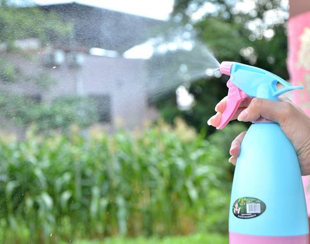 Gardening tools Candy -colored sprinkle pot sprinkler multi -meat spray pot hand -poured flower pot spray water bottle house alcohol
