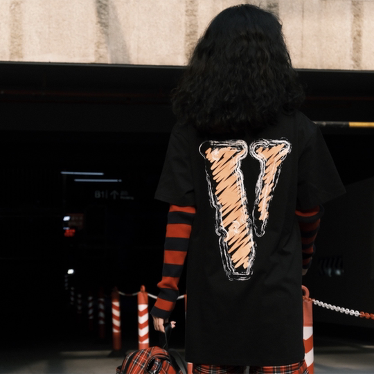 y2k Nike vlone 長袖カットソー ブラック オレンジロゴ y2k Nike vlone 長袖カットソー ブラック オレンジロゴ