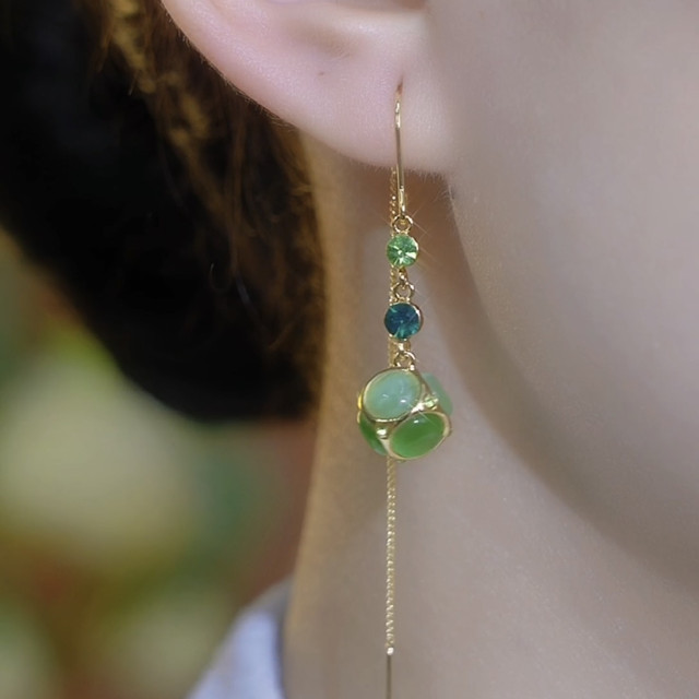 Green diamond-inlaid cat's eye stone hydrangea ear line light luxury temperament high-end earrings versatile long design anti-loss earrings