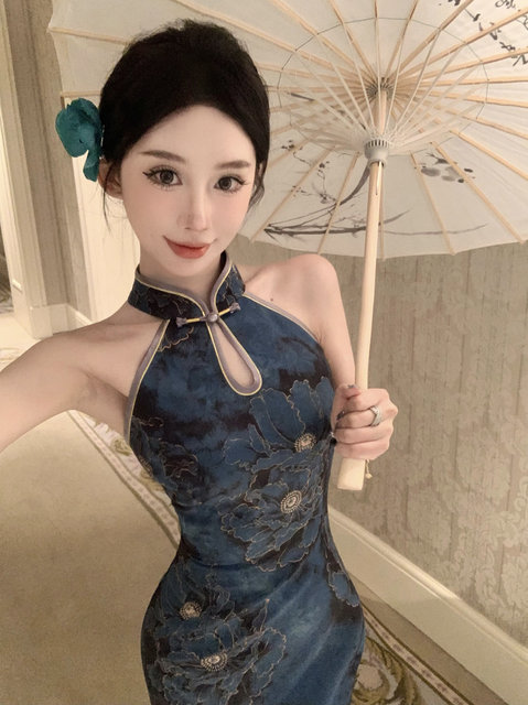 The new Chinese national style tither the satin digging shoulder to improve the slim cheong cheong cheong cheongs, the waist dress, the long skirt of the Lanling King
