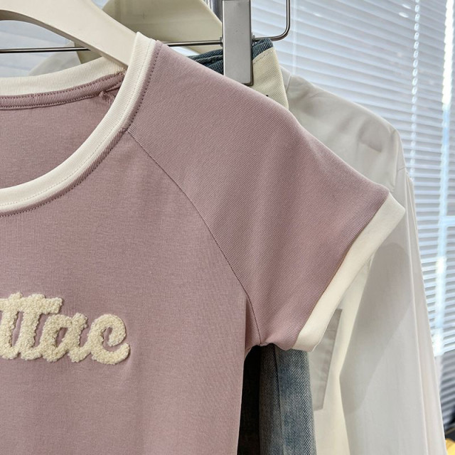 Pink letters jet flower short -sleeved short -sleeved T -shirt 2024 summer new small small shoulder short shoulder short top
