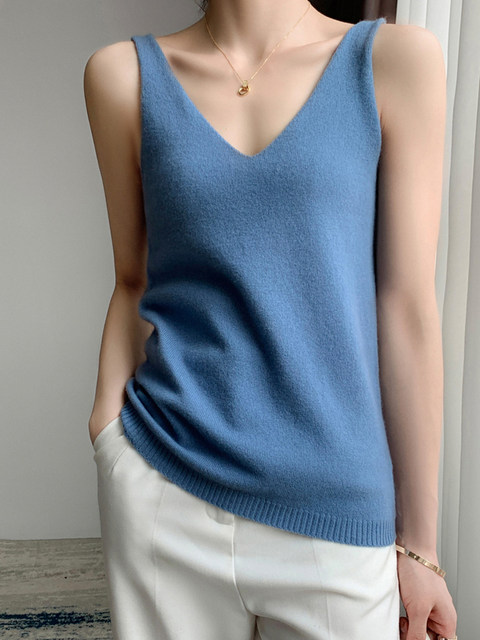 Slim-fitting 100 pure wool suspender V-neck versatile small vest for women with knitted bottoming shirt autumn and winter new short sweater