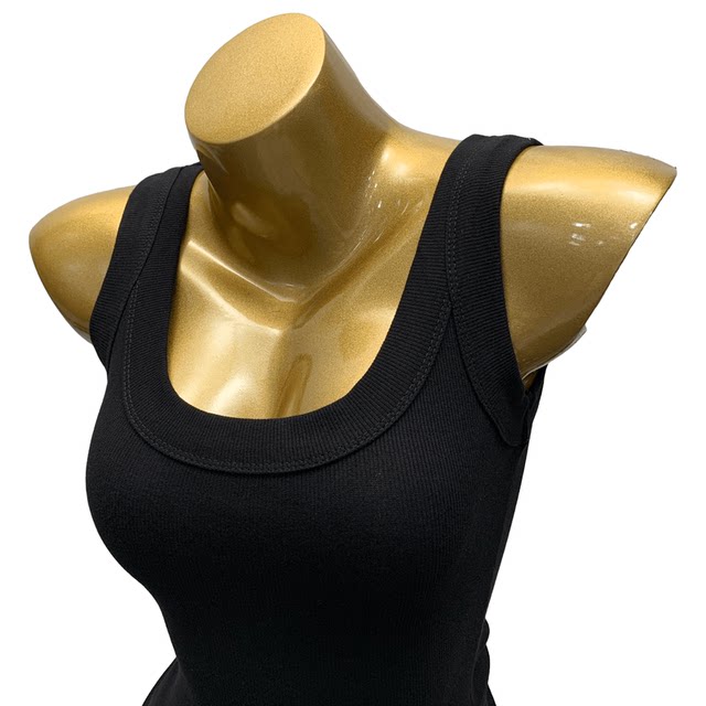 The fit is so good! Everyone wears the slimming U-neck and wide shoulder straps to cover the side breasts camisole INS