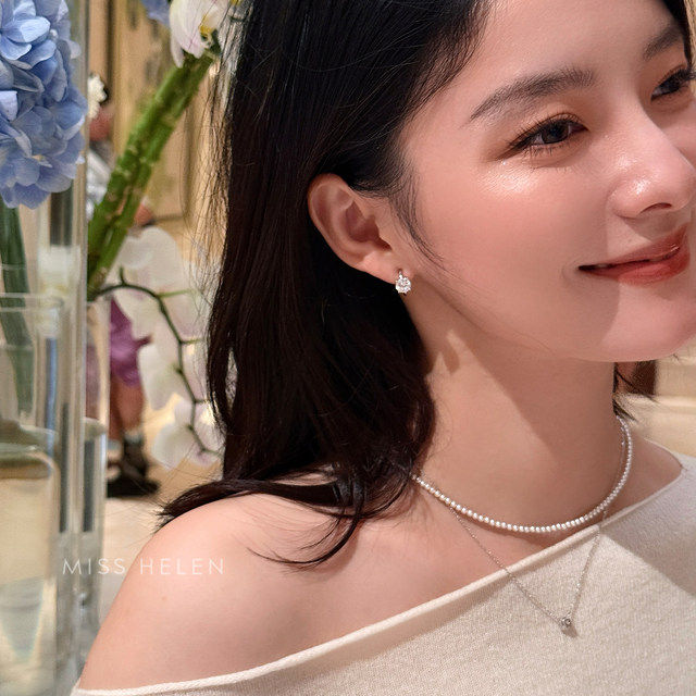 MISS HELEN one carat moissanite earrings silicone ear clips feminine commuter earrings simple earrings