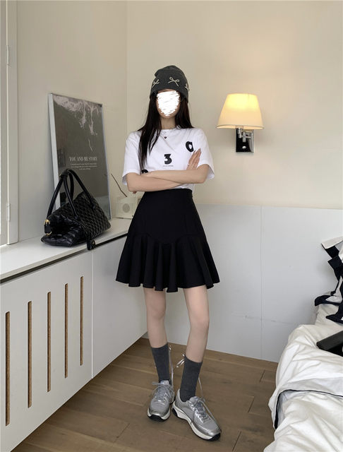 Large size high-waisted ruffled skirt, spring and summer slim and versatile A-line pleated short skirt, fat mm belly-covering black umbrella skirt