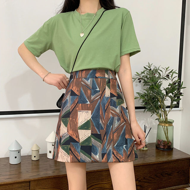 Large size skirt for women's summer A-line skirt covering hips to make them look slim and fat mm2025 new skirt retro printed hip-covering skirt