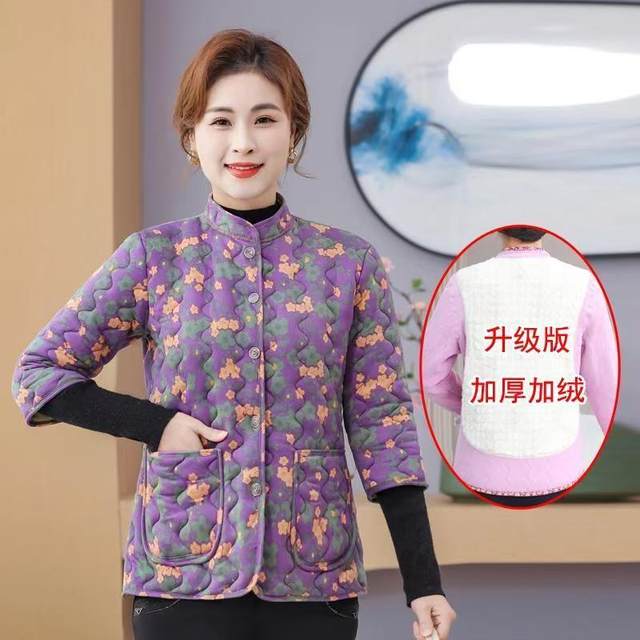 Middle-aged and elderly women's autumn and winter velvet thickened vest mother's clothing warm three-quarter sleeve cotton coat camel velvet cotton vest jacket