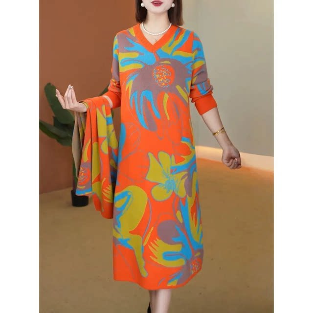 2025 new mother's knitted dress women's autumn and winter style top middle-aged and elderly fashion sweater skirt slimming
