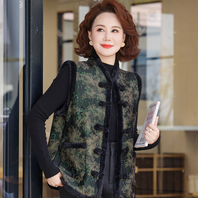 
Mom's autumn and winter clothes plus velvet warm vest jacket 2025 new fashionable Tang suit middle-aged and elderly vest horse clip for women