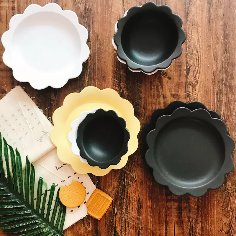 新品哑光磨砂陶瓷花型盘摆拍餐盘平盘花朵盘