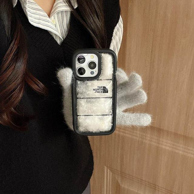 Trendy brand down jacket suitable for Apple 16Promax personalized vest creative iPhone17Pro mobile phone case all-inclusive 14pm autumn and winter style advanced 15 men and women 13 business 14 transparent anti-fall 11