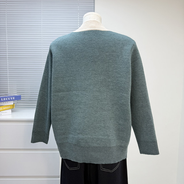 
Mother's thick sweater women's winter 2025 new middle-aged and elderly all-in-one velvet loose tops knitted bottoming shirt