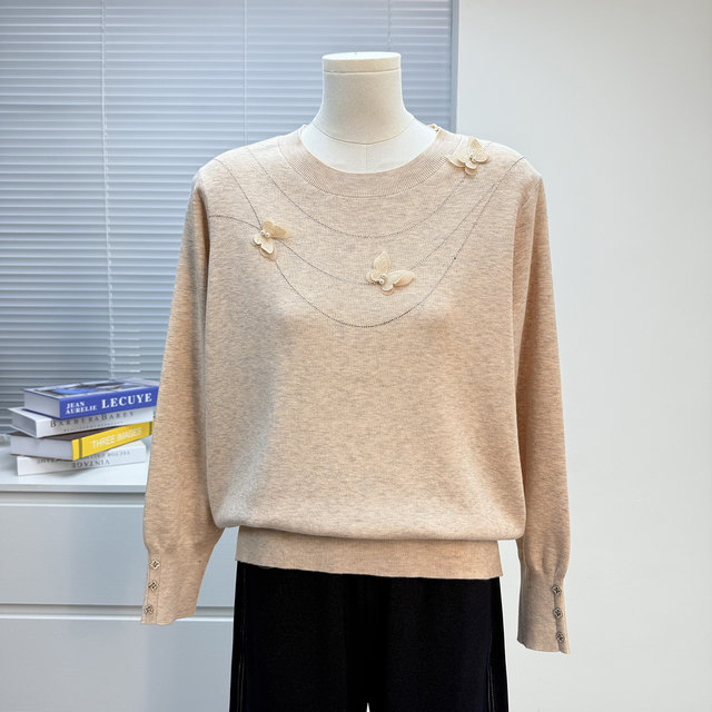 
Middle-aged mother autumn sweater women 2025 new middle-aged and elderly fashion women's loose tops round neck bottoming shirt