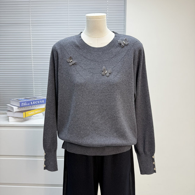 
Middle-aged mother autumn sweater women 2025 new middle-aged and elderly fashion women's loose tops round neck bottoming shirt