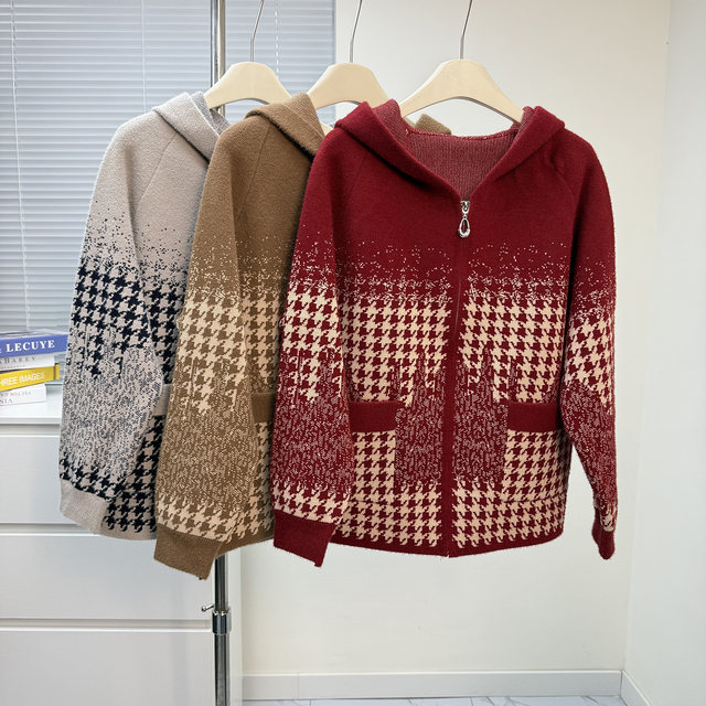 
Mom's clothing autumn 2025 new loose houndstooth cardigan hooded top middle-aged and elderly women's coat autumn and winter clothes