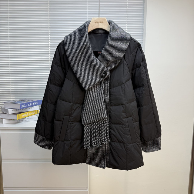 
Mom's winter white duck down down clothes spliced scarf collar top middle-aged and elderly noble thickened warm coat for women