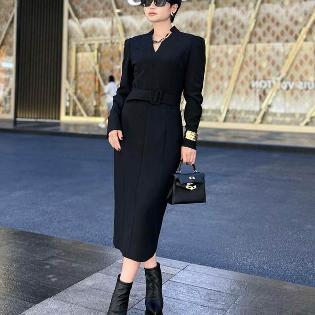 V-neck Waist Closing Dress Warm Temperament Women main image 1