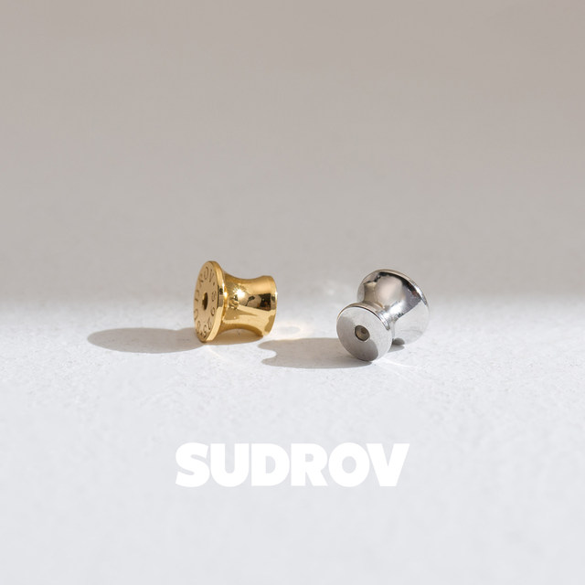 SUDROV Premium 925 Tremella Ear Blocking is exquisite and will not fall off. The ear pads are firm and prevent the ear studs from falling off.