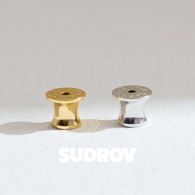 SUDROV Premium 925 Tremella Ear Blocking is exquisite and will not fall off. The ear pads are firm and prevent the ear studs from falling off.