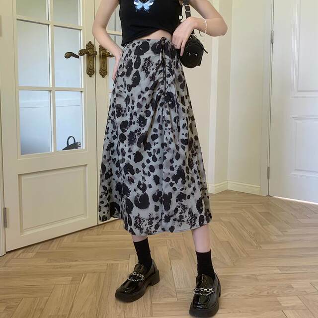 Large size irregular tie dyeing skirt female summer design sense niche font hip skirt ink print cover long skirt