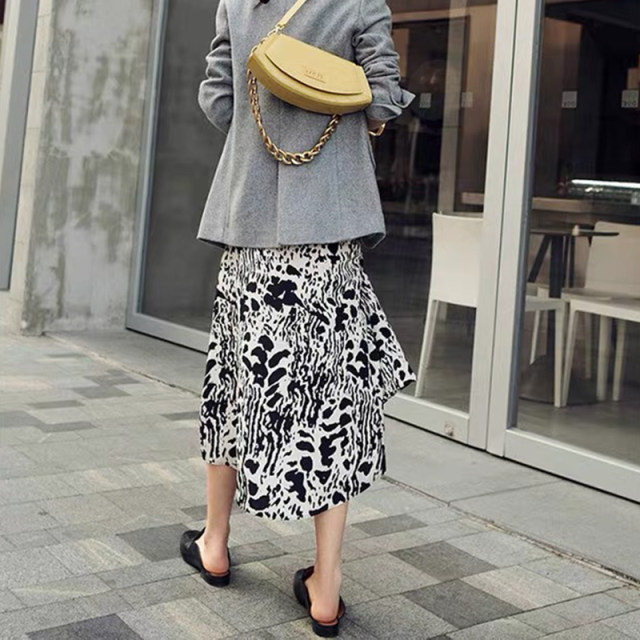2024 autumn new design niche mid-length skirt high-waisted temperament printed leopard print irregular skirt for women