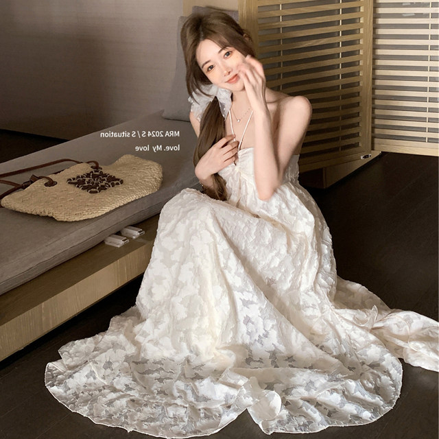 200Jin [Jin equals 0.5 kg] Large size women's fat mm French halter neck dress summer vacation style backless long skirt loose a-line skirt