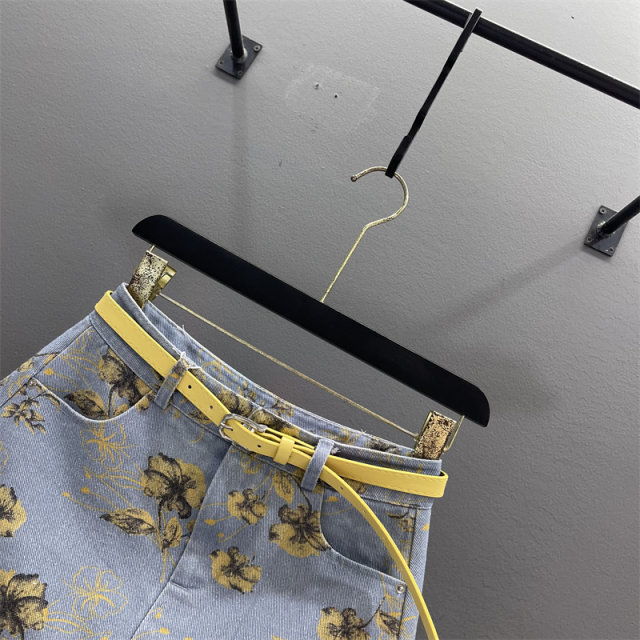 
Retro printed denim skirt for women in 2025 summer new versatile high-waisted slim hot girl A-line hip short skirt