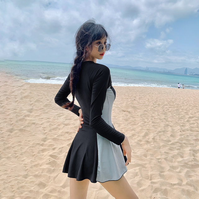 2025 new swimsuit for women's hot spring sun protection professional sports long sleeves conservative slimming belly to cover the belly for hot spring swimming