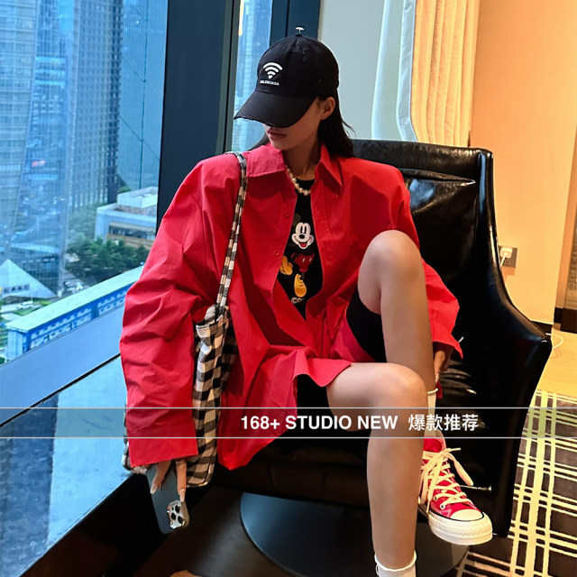 Cartoon Mickey printed stand-up collar shirt for women in 2025 new loose large top design niche covers butt
