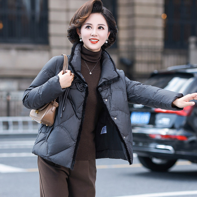 Small mother's winter short down jacket, middle-aged women's western-style cotton coat, middle-aged and elderly autumn and winter fashionable cotton-padded jacket