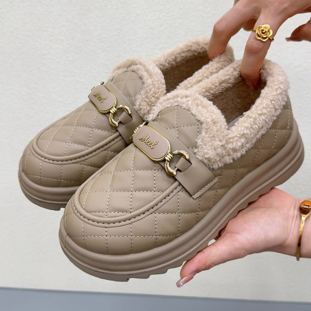 Snow boots for women, new winter old Beijing cotton shoes, warm and comfortable mother's shoes, furry shoes, plus velvet and thickened loafers