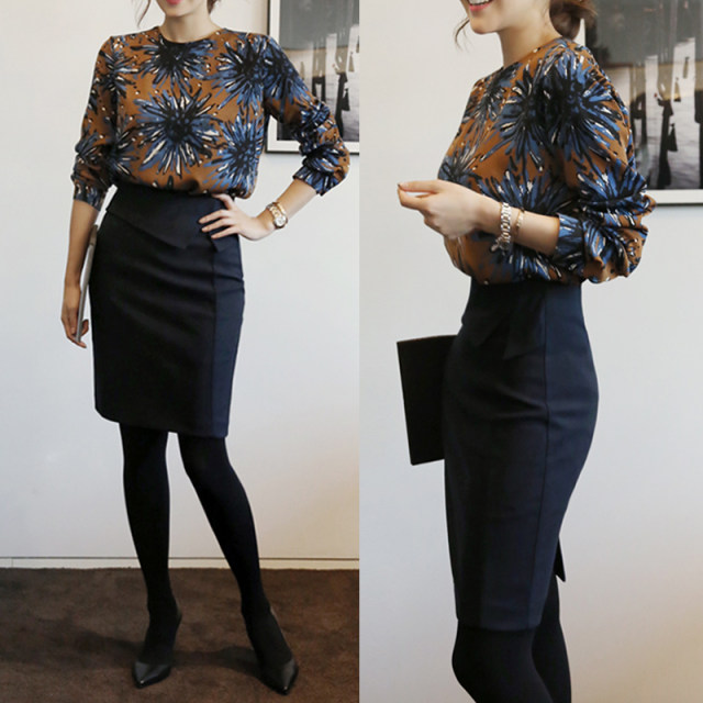 Professional short skirt women's 2025 spring and autumn new asymmetric high-waist hip skirt commuter suit Korean skirt