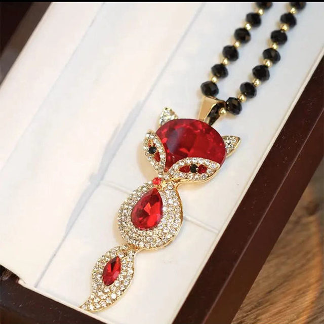 Autumn and winter new temperament versatile fox necklace women's exquisite fashion sweater chain long clothes accessories decorative pendant