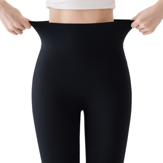 Tall extended shark pants for women wearing 2025 new spring and autumn black leggings high waist Barbie yoga pants