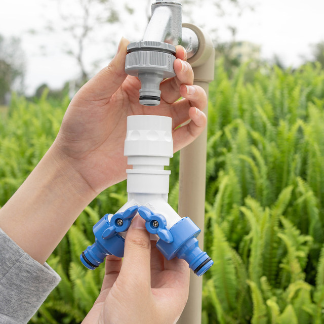 TAKAGI Japan imported water distributor gardening with valve two-way 4 minutes 6 minutes threaded faucet conversion connector quick connection