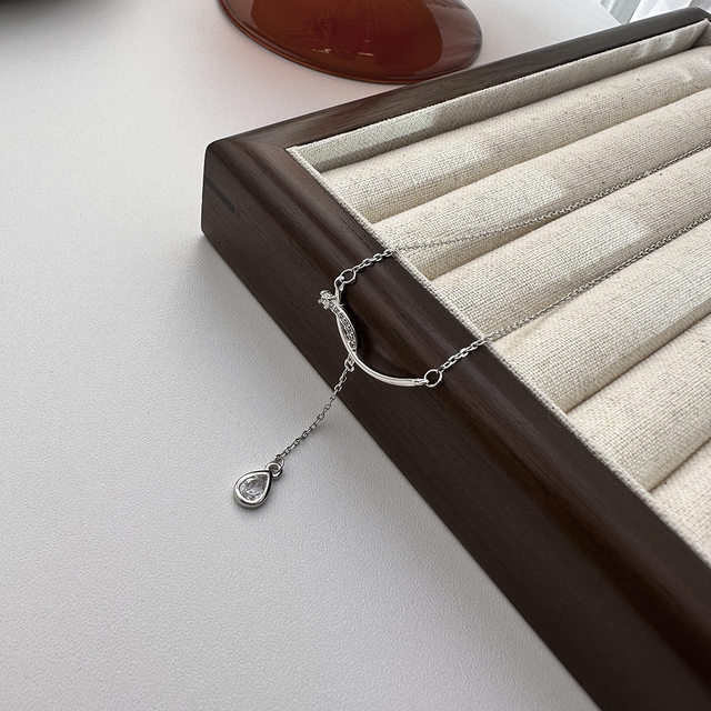 S925 Pure Silver Galaxy Waterfall Water Drop Loise Light Chain Necklace Female Light Luxury Design Stacking Causal Chain Gift
