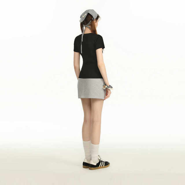 Cyni basic versatile embroidery logo Henry leads T -shirt short -sleeved top female fashion slimming slimming niche design
