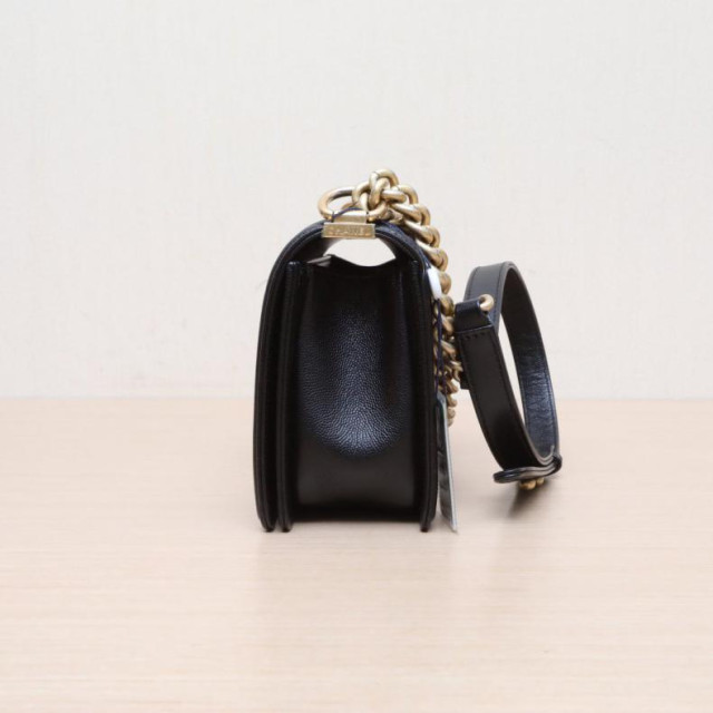 Middle-aged 95 new Chanel/Chanel shoulder bag Leboy black lychee leather 30 open