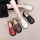 Genuine leather soft sole mother shoes 2025 new middle-aged and elderly women's shoes comfortable and not tired, large-size flat shoes for women