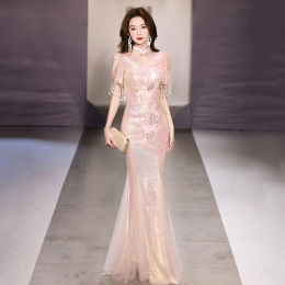 Chinese cheongsam evening dress 2023 high-end light luxury small public presided over high-definition pink sequins flash senior annual dinner