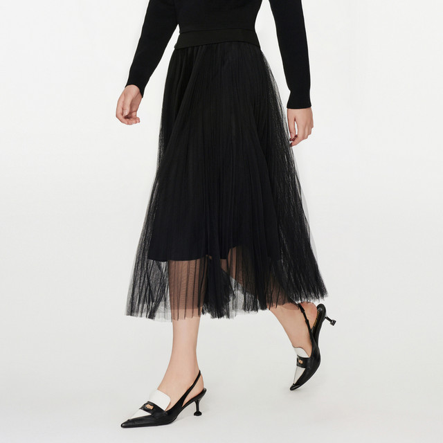 Floating black mesh skirt 2024 new winter style fashion versatile commuting cover the crotch slim exquisite elegant women